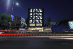 Отель Hotel Silver Heights  Ахмедабад